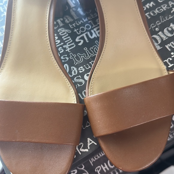 Micheal Kors sandals in the color luggage size 6 - Picture 5 of 6